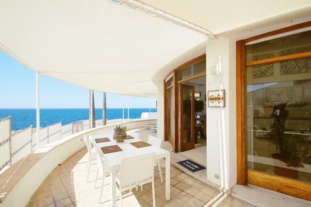 Fabulous front line villa on the beach in Sa Rapita
