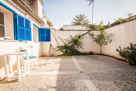 Charmante Wohnung mit privatem Innenhof in Santa Catalina