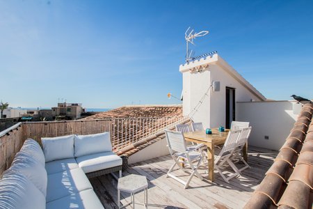 Modernly renovated penthouse in Molinar