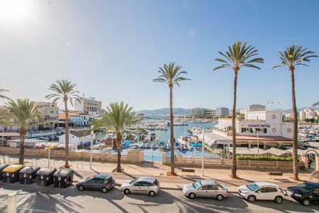 Charming detached townhouse with sea view in Portixol