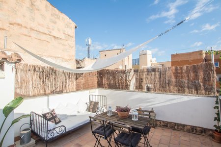 Sunny triplex penthouse in Old Town