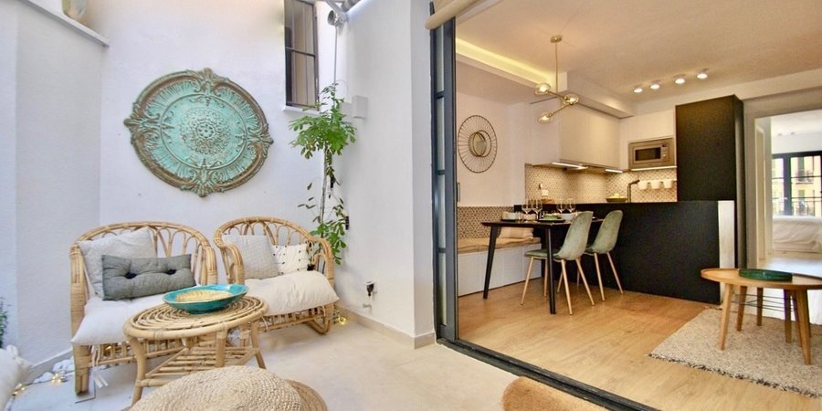 Mysig lägenhet med terrass i Gamla stan