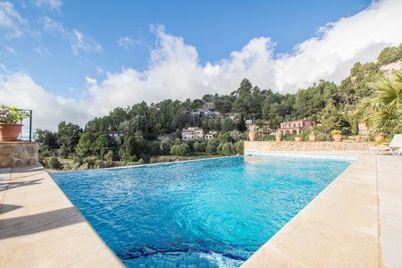 Hermosa villa con piscina en Puigpunyent