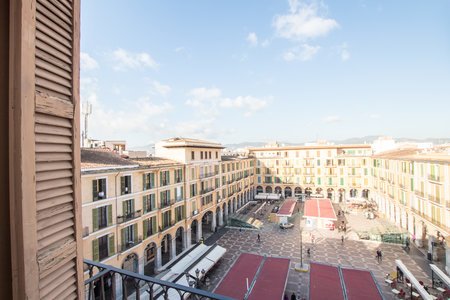 Fantastisk takvåning med terrass och parkering vid Plaza Mayor