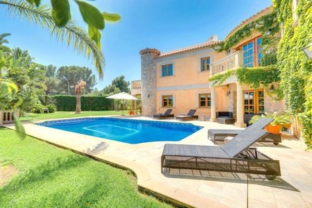 Maravillosa villa con vistas al mar con piscina privada y jardín en Sol de Mallorca