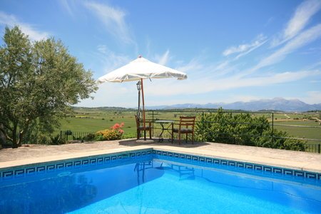 Schönes Landhaus mit Pool und Garten