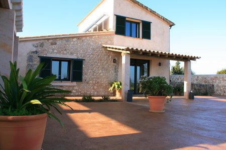 Kleine Finca mit Pool, Fußbodenheizung und Klimaanlage