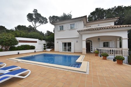 Elegante Villa mit Pool in Portals Nous