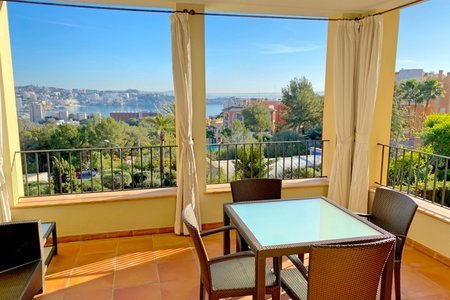 Apartment mit Meerblick in exklusiver Anlage
