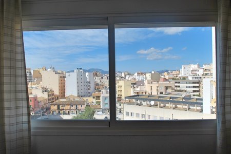 Bright apartment on the sixth floor with nice views