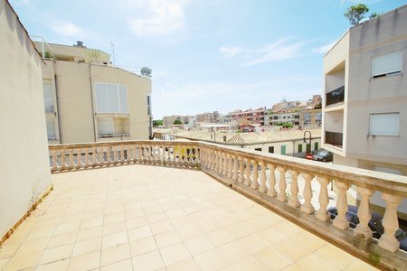 Town house in Molinar with terrace and garage