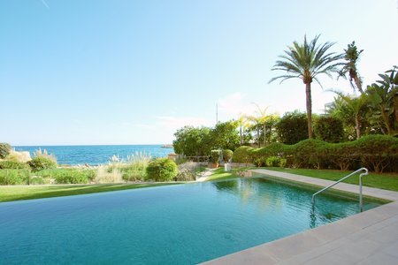 Apartamento con vistas al mar en un complejo de lujo