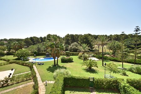 Bonito apartamento con piscina comunitaria
