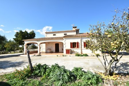 Landhaus am Ortsrand von Lloret de Vistalegre