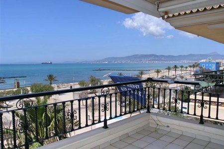 Nice apartment with sea views in Ciudad Jardin