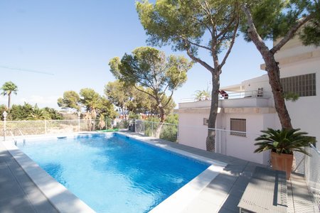 Moderne Wohnung mit Meerblick in Cas Catala