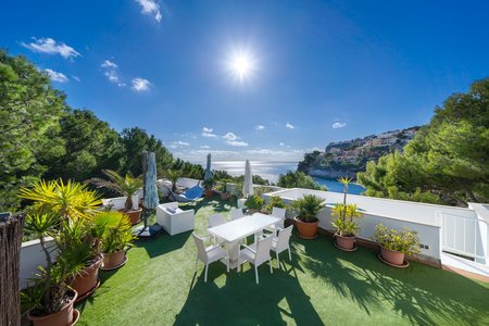 Beautiful sea view apartment