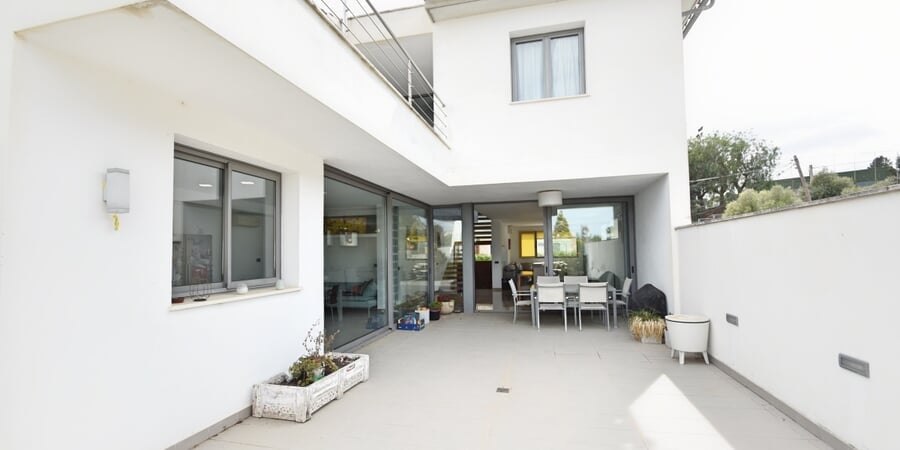 Modern house with terrace in Lloseta