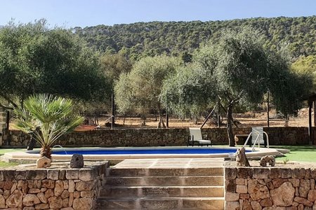 Äkta medelhavshus med pool i närheten av Santa Eugenia