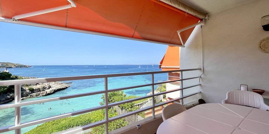 Comfortable apartment with spectacular sea views in Cala Blava