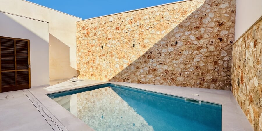 Luxurious townhouse with pool in Porreres