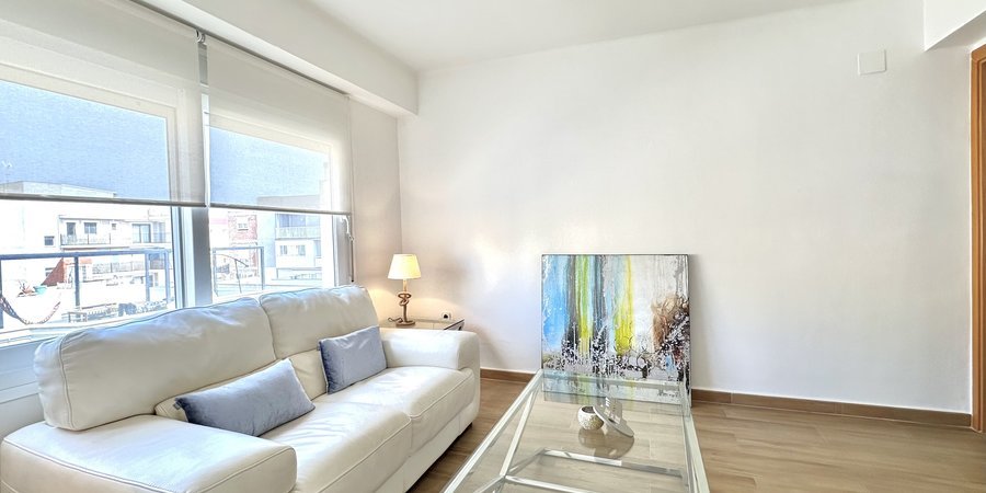 Renovated 2-bedroom flat close to the beach in Portixol
