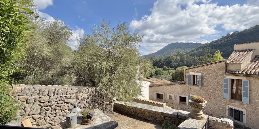 Charming mountain house in Orient