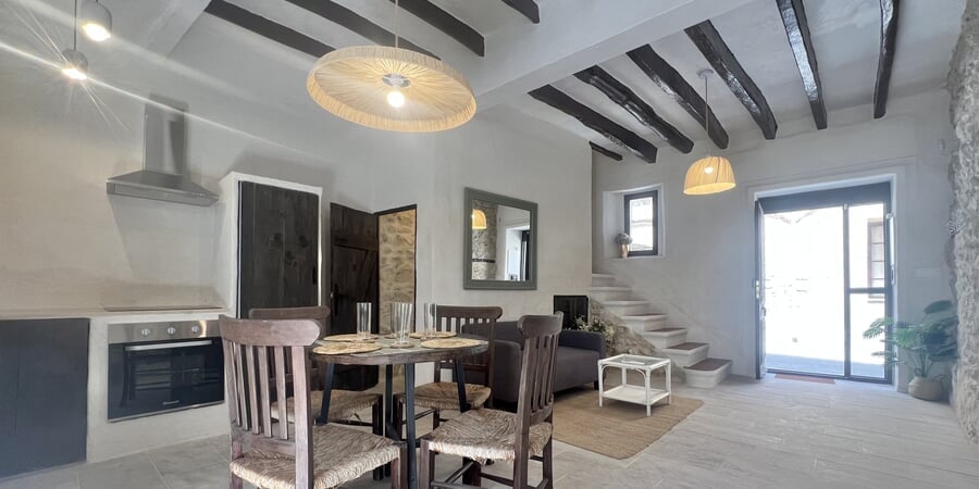Charming townhouse with patio in Arta