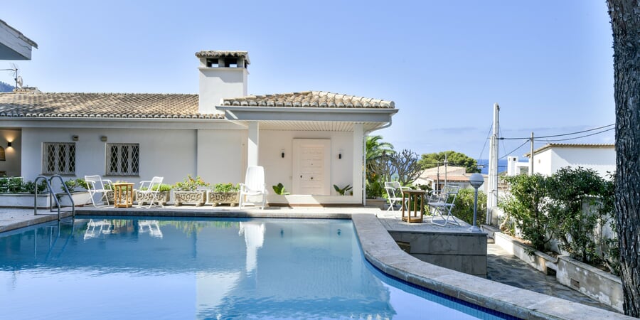 Beautiful house with pool in Sant Elm