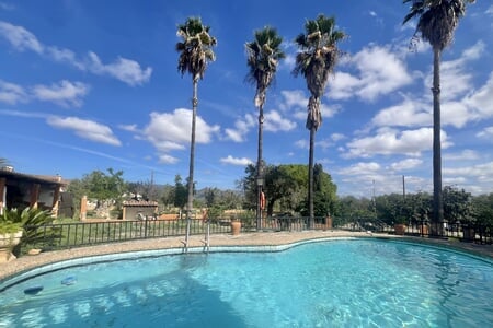 
		
							
		
					Idyllische Finca mit Pool nahe Santa Maria
		
	