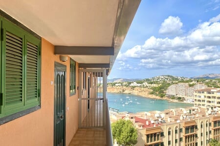 Bright apartment with sea view and south orientation