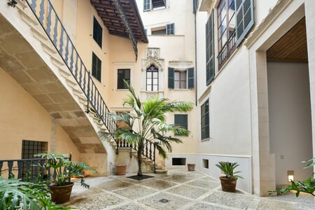 
		
							
		
					Exclusiva vivienda de obra nueva en el corazón de Palma
		
	