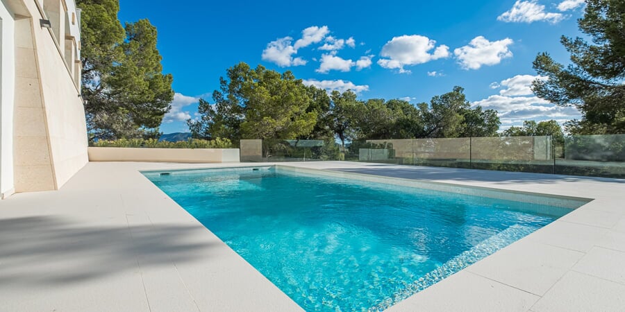 Exclusive villa with pool in Paguera