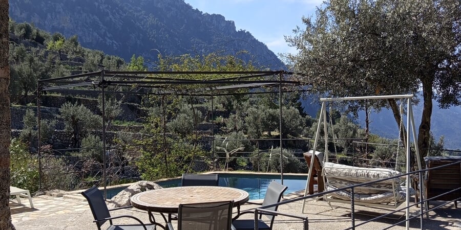 Idyllic finca with pool near Fornalutx