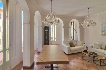 
		
							
		
					Encantador apartamento en edificio historico en el corazon de Palma
		
	