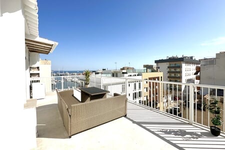 
		
							
		
					Bright penthouse close to the sea in Santa Catalina
		
	