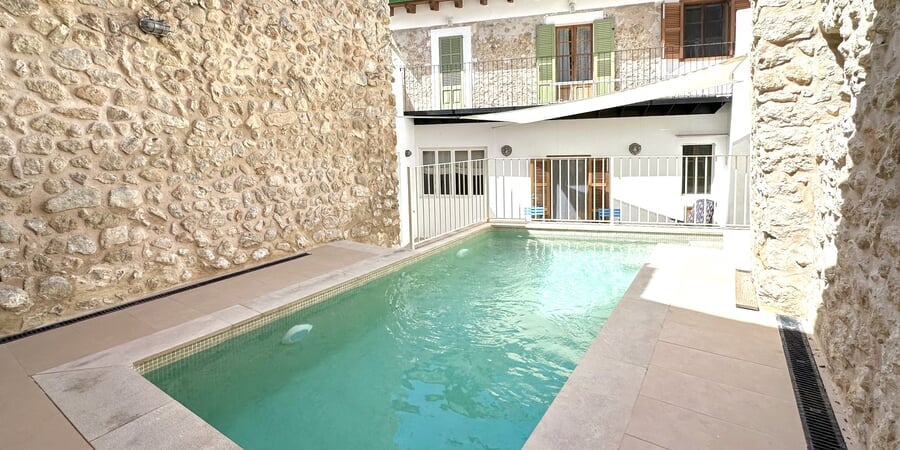 Beautiful stone house with pool in Caimari