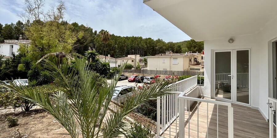 Apartamento de 3 dormitorios recién reformado con amplio jardín en San Agustín
