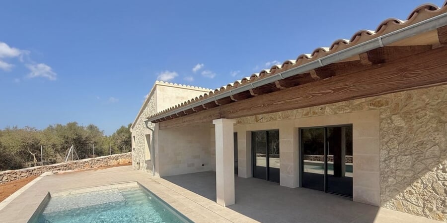 Neu gebautes Einfamilienhaus mit Pool nähe Ses Salines