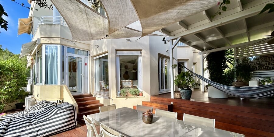 Stylish ground floor apartment with garden in Cas Catala